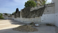 Территория обелиска в Севастополе