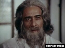 Батыр Закиров "Оттуу жылдар" көркөм фильминде Рабиндранат Тагордун ролунда.