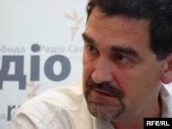 Игорь Семиволос.