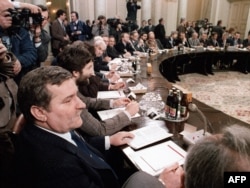 Лех Валэнса, паседжаньне "круглага стала". 1989 год