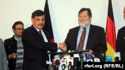 موسسۀ شرکت برای همکاری بین‌المللی یا GIZ از سال‌های نخست سقوط طالبان پس از سال 2001 در افغانستان فعالیت می‌کرد.