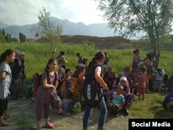 Баткен районунун Ак-Сай айылынын тургундары, 24-июль, 2019-жыл