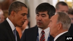 Нурсултан Назарбаев менен АКШнын мурдагы президенти Барак Обаманын кездешүүсү, Санкт-Петербург, 2013-жыл.