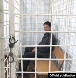 Даниил Исломов ҳангоми мурофиаи додгоҳӣ