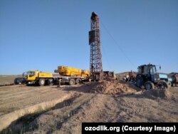 Chustdagi suv quvurini qazish payti