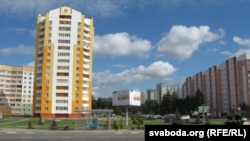 Сьвежапафарбаваны гмах у 17-м мікрараёне