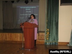 Вәлимә Ташкалова лекция укый