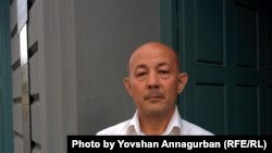 Түркмөнстандык укук коргоочу.