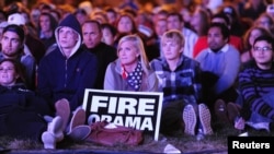 Телетаймашты көрүп жаткандар. Денвер, 3-октябрь, 2012-жыл.