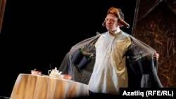 "Җилкәнсезләр"дән күренеш