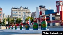 «Матрьошка-парк» – російський колорит в місті Аланії, регіон Анталья, Туреччина