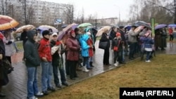 Тукай көненә килүчеләр