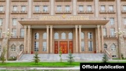 Тажикстандын Тышкы иштер министрлиги жайгашкан имарат. 