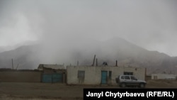 Ыраң-көлдөгү чаңдуу бороон