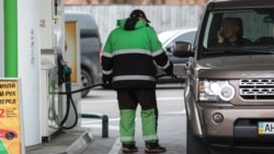 Ціни на пальне на оптовому ринку знизилися, а на АЗС – ні, зауважують в АМКУ