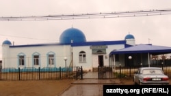 Мечеть в поселке Шубаркудык Темирского района Актюбинской области. 16 ноября 2013 года.