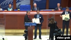 Жамшед Ёров Страсбургдагы аземде. 30-сентябрь 2019-жыл