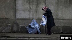 شماری از باشندگان غور می گویند که با برگشت طالبان به قدرت فقر در این ولایت بیداد می‌کند