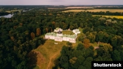 Палац родини Тарновських у Качанівці Чернігівської області (сучасний вигляд)