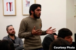 Coşqun Cəfər Gürcüstanda Azərbaycanlılarının yaratdığı "Düşünən vətəndaş" təşkilatının mühazirəsində.