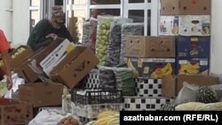 В магазинах Туркменистана еда есть, но она стала менее доступной из-за дороговизны. Ашгабат, август 2020 года.
