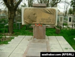 Alty Garlyýewiň mazary