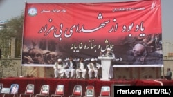 هزاران تن از افراد در نتیجه انقلاب کشته شدند و هنوز هم گرهمایی های در یادبود از این قربانیان برگزار میشود