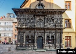 Каплиця збудована у 1609–1615 роках (за іншими даними у 1606–1615 роках) над фамільним гробівцем родини львівських патриціїв угорського походження Боїмів. Каплицю побудовано на території тогочасного міського цвинтаря, поблизу Латинського собору