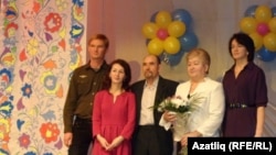 Шагыйрә гаиләсе белән