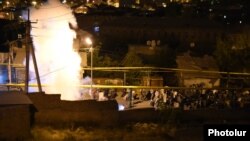 Armenia -- Riot police clash with protesters in Yerevan's Sari Tagh neighborhood, 29Jul2016.