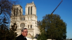 Монсеньйор Патрік Шове, настоятель собору Нотр-Дам-де-Парі