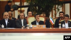 Участники заседания Шанхайской организации сотрудничества. Пекин, 7 июня 2012 года.