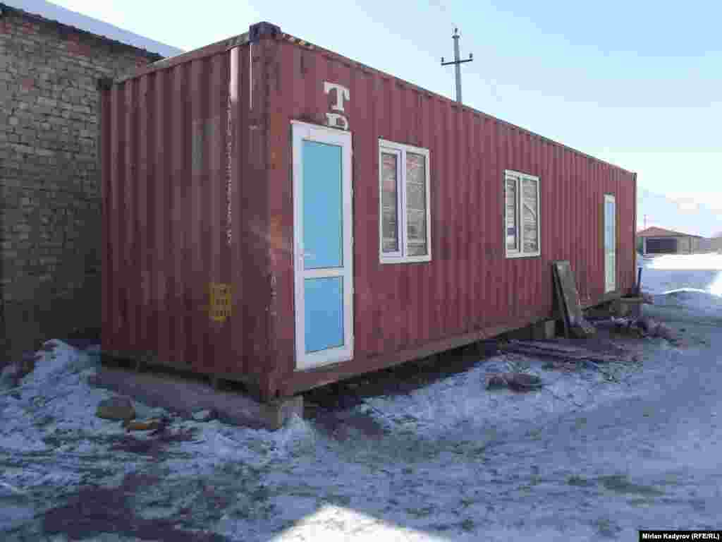 Курулушчулар үйү.