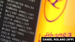 Գերմանիա - Մայնի Ֆրանկֆուրտի օդանավակայանի ցուցատախտակի վրա նշված են չեղարկված թռիչքները, 6-ը նոյեմբերի, 2019թ․