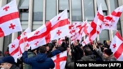 Վրաստան - Ընդդիմության ցույցի մասնակիցներն արձագանքում են վարչապետ Գիորգի Գախարիայի հրաժարականին, Թբիլիսի, 18-ը փետրվարի, 2021թ․