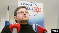 Никита Белых: «В Красноярском крае на выборах участвуют две политические партии, первая - это “Союз правых сил”, вторая - это политическая партия имени Александра Геннадьевича Хлопонина»