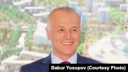 Tashqi ishlar vazirligining sobiq mulozimi Qodirjon Yusupov (suratda) davlatga xoinlikda aybdor topilib, 5 yilu 6 oyga ozodlikdan mahrum qilindi.