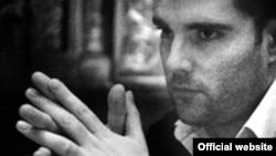 Эдвард Докс. [Фото — <a href="http://www.edwarddocx.com" target=_blank>Edward Docx</a>]