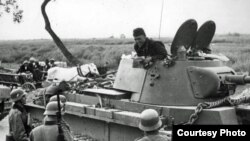 Совет һәм алман хәрбиләре Молотов-Риббентроп килешүендә каралган ''солых сызыгында''