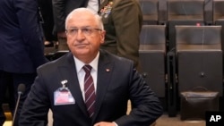 Թուրքիայի պաշտպանության նախարար Յաշար Գյուլերը, արխիվ