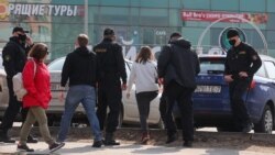 Дзяўчыну затрымалі на вуліцы Сурганава