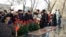 Сотни местных жителей собрались у памятника &laquo;Рассвет свободы&raquo; в центре города, посвященного жертвам Желтоксана (Декабрьских событий 1986 года).&nbsp;