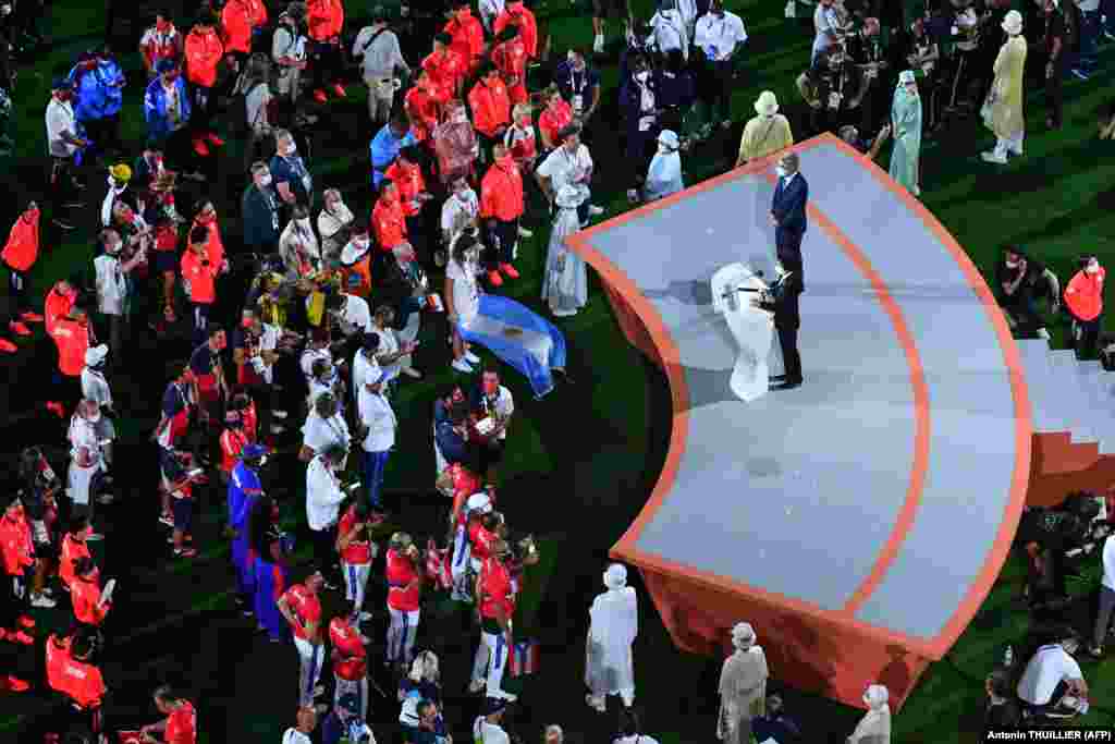 Жыйынтыктоо аземин император&nbsp;Нарухито&nbsp;ачып берди. &nbsp;