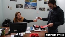 Благотворительная общественная организацимя «Киараз» второй раз подряд проводити новогоднюю акцию «Подари чудо». Фото: sputnik-abkhazia.ru