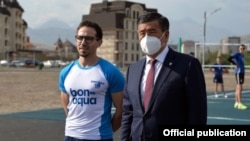 Сооронбай Жээнбеков жаңы сейил бактын ачылышында. 11-август, 2020-жыл.