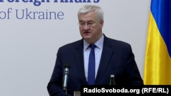 Андрій Сибіга не назвав імен військових, яким заборонили в’їзд до України