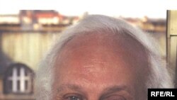 Петр Вайль участвовал в Международных Лихачевских чтениях в секции «СМИ в системе формирования картины мира»