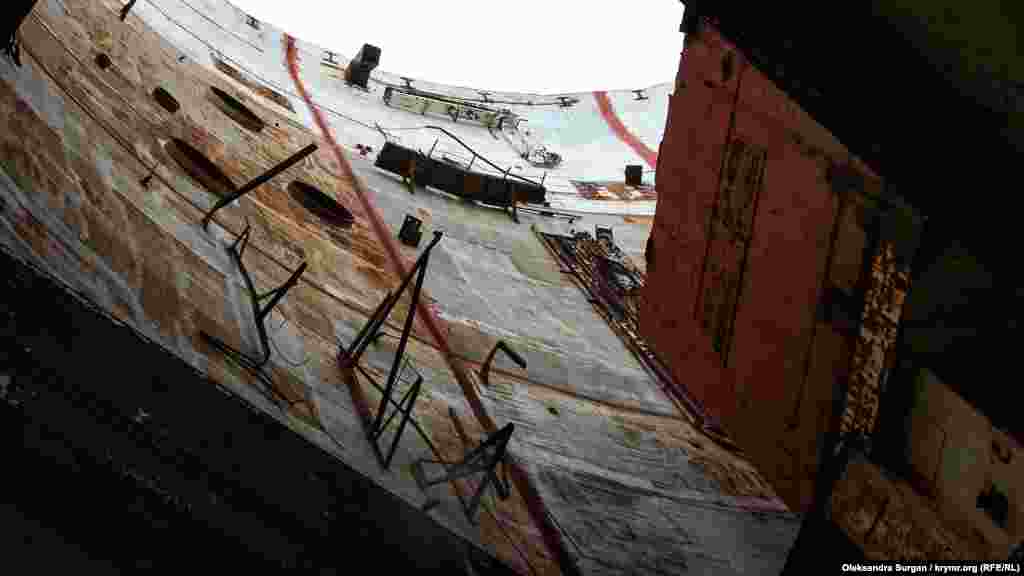 Birinci qatta reaktornıñ içinde