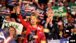 Хиллари Клинтон, по словам ее помощников, будет бороться до конца