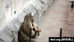 تصویر آرشیف: یکی از گدا ها در شهر کابل 